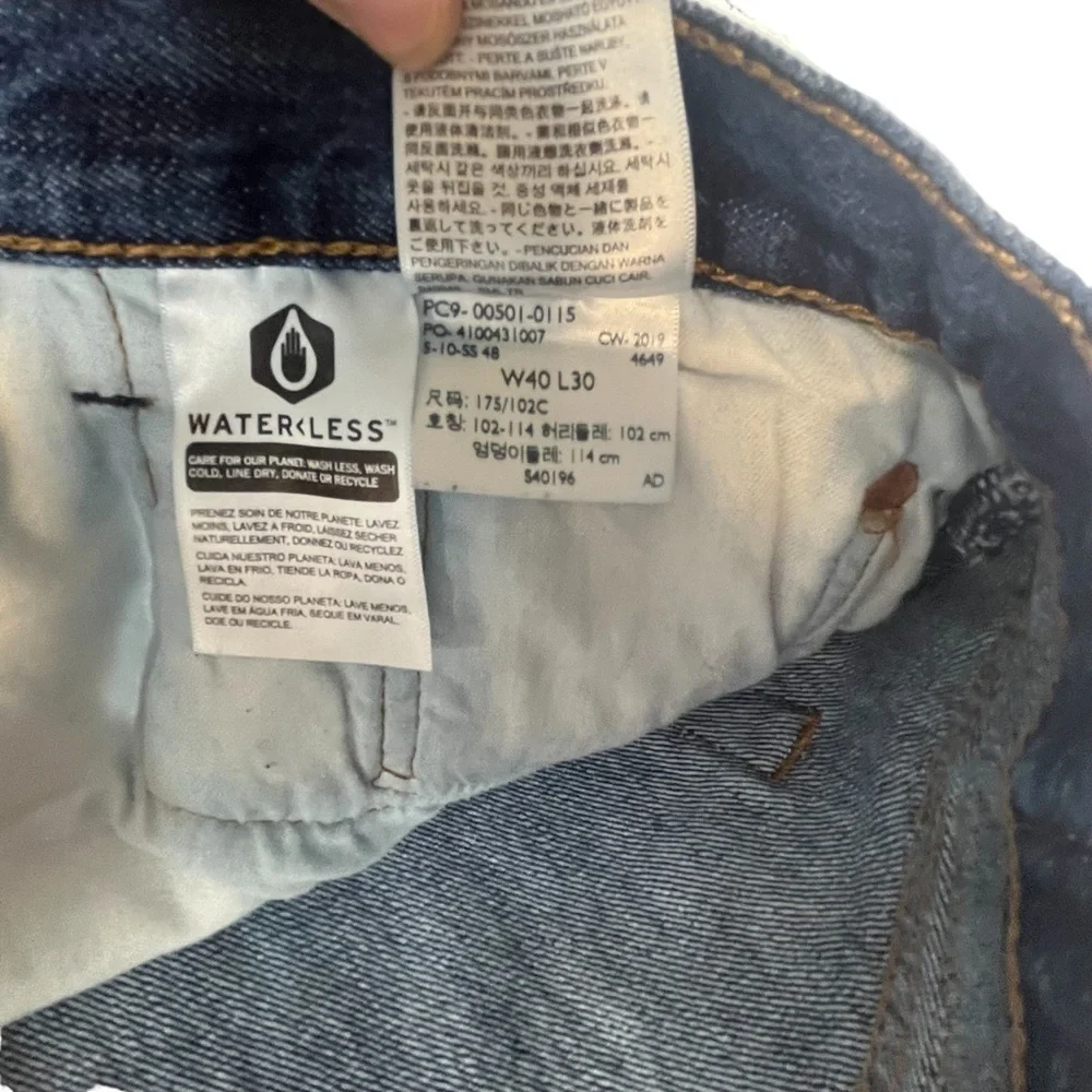 Levi’s 501 Mens Jeans Blue size 40 Button Fly Dark Wash 10687